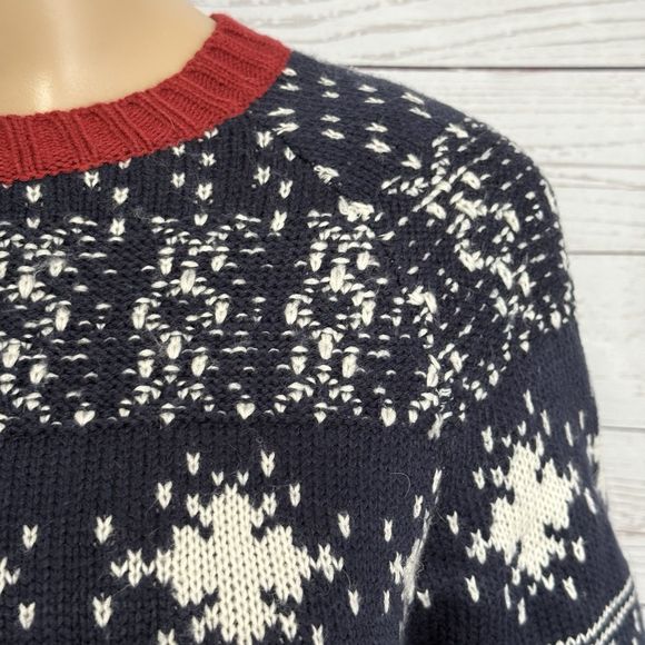 H&M Divided Fair Isle Sweater Small Navy Blue Red White Snowflake Wool Blend - Picture 4 of 12